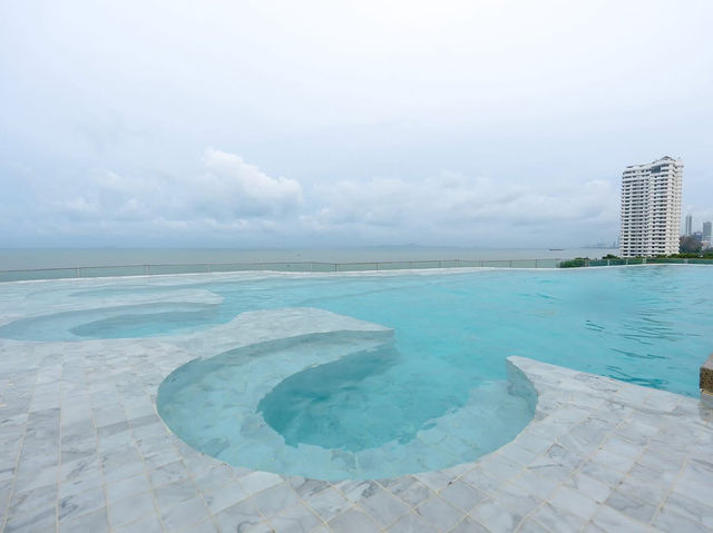 โรงแรมสุดชิค บรรยากาศสุดชิล ริมหาดจอมเทียน 🏖️