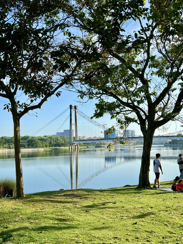 A Floral Stroll and Mirror-Like Views in Putrajaya