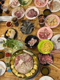 บุฟเฟ่หมูกระทะ ดาดดีย์ สกลนคร