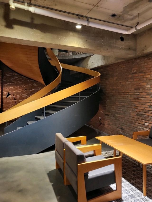 여러가지 테마를 다 즐길수 있는 경주 대형카페