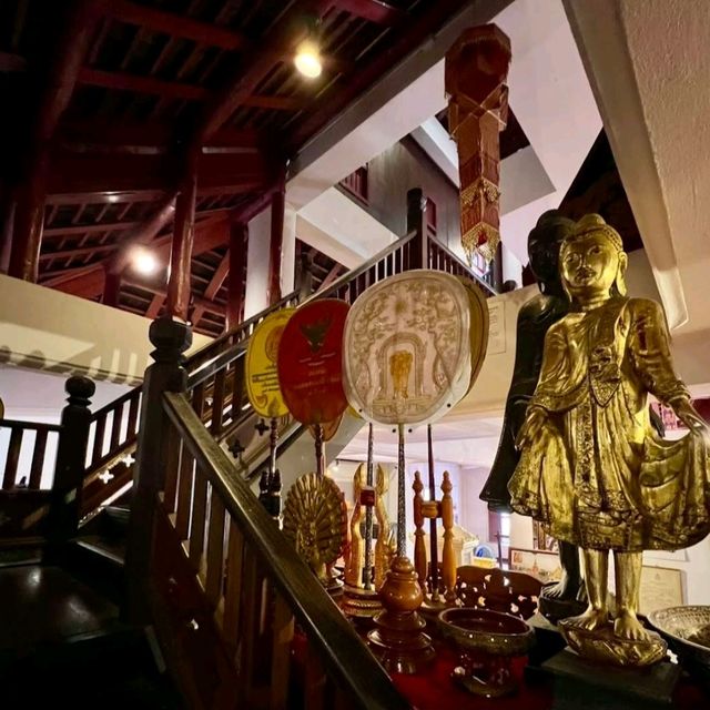 ชมหอธรรมและพิพิธภัณฑ์ หลวงปู่จันทร์ กุสโล