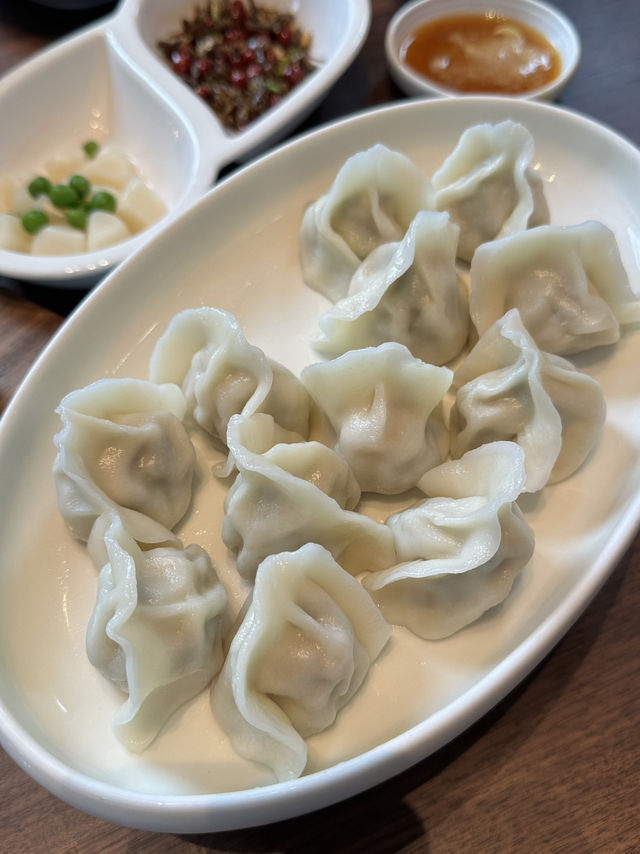 대련 필수 성게알만두 맛집 시딩과 탁 트인 바다, 아름다운 인공 운하를 한꺼번에 즐길 수 있는 곳, 동방수성