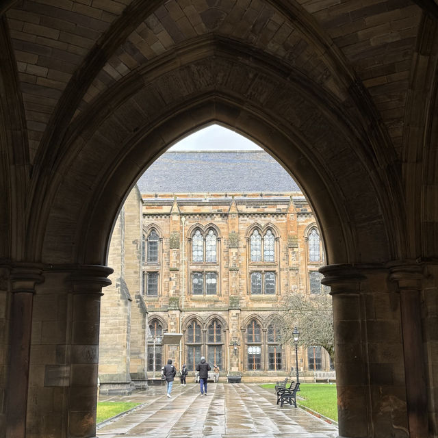 Glasgow: A Day Trip to the "School of Witchcraft and Wizardry"! 🧙‍♀️🏰