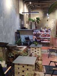 Behind The Door Cafe 