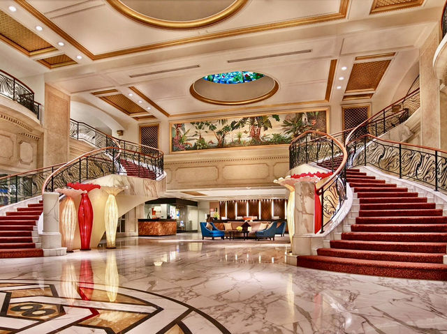 Royal Plaza on Scotts Singapore 