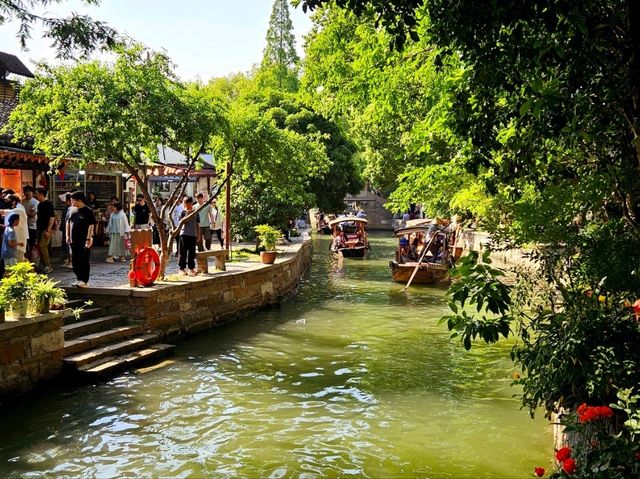 The calming water town of Zhujiajiao Ancient Town