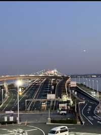 東京湾に浮かぶ絶景休憩スポット「海ほたるPA」で、空と海に包まれるドライブ旅