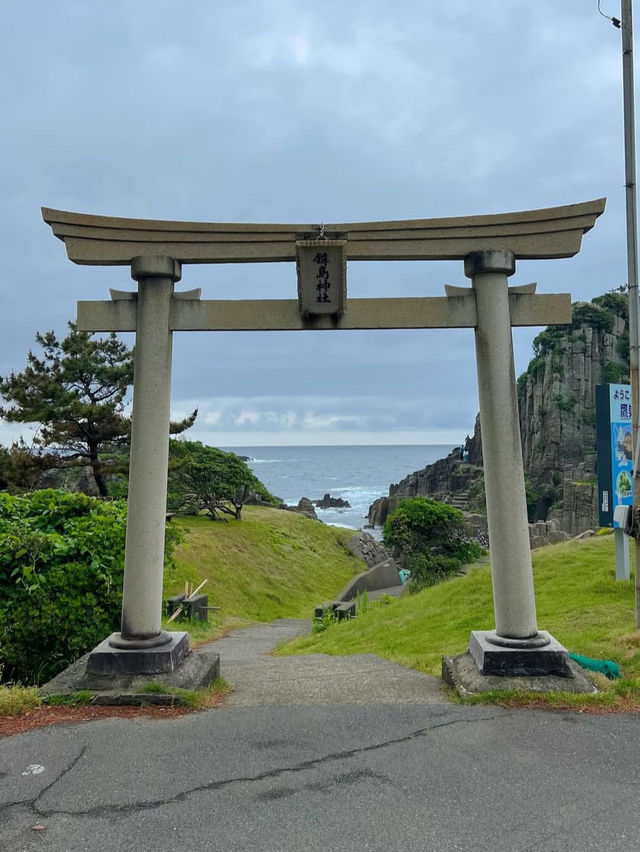 【鉾島で自然の彫刻美に出会う】福井の隠れ絶景スポット🪨🌊 