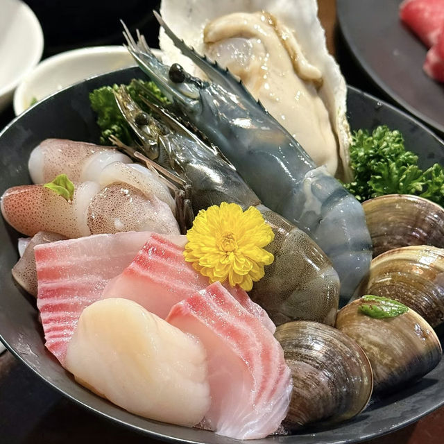 初衷小鹿 Deer’s Hotpot Bistro  💕 前菜 主鍋 肉類 與甜點 都不失望 