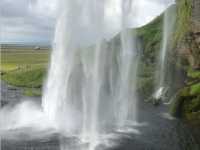 Seljalandsfoss: Iceland's Summer Must-See Waterfall! 🇮🇸💦