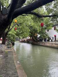 Zhujiajiao – เมืองน้ำโบราณที่สวยงาม แม้วันฝนตก