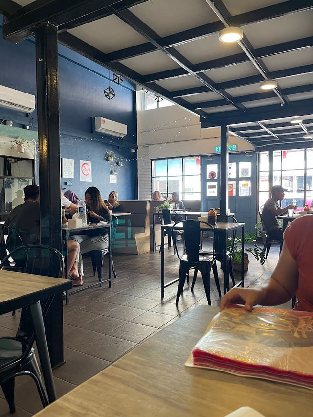 Chill Vibes at Summer Breeze Cafe