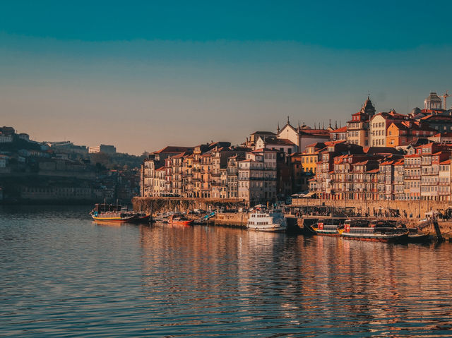 Porto’s Postcard Perfect Pair – Cais da Ribeira & Luís I Bridge