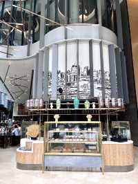 Étoile Bistro: Chic Spot for Coffee, Pastries & Afternoon Indulgence 