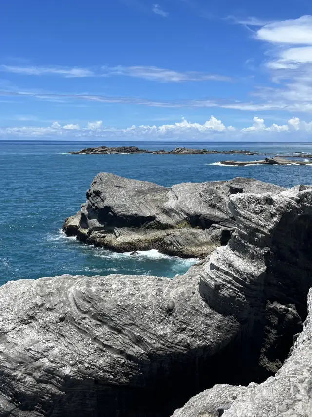 🌊Shitiping – Taiwan’s Secret Coastal Wonderland Forget crowded beaches