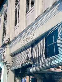 Vintage Vibes, Bold Brews – Only at Kleptokrat