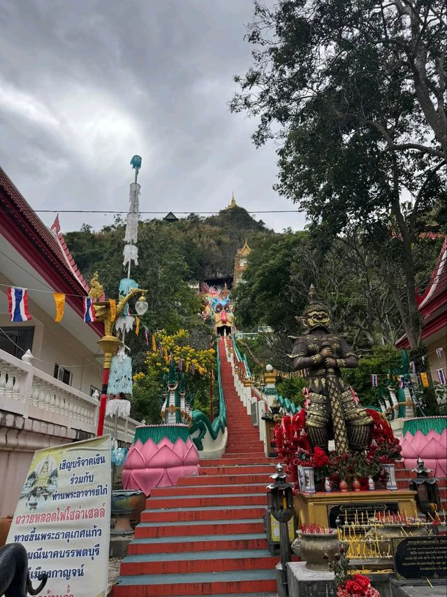 Dragon Caves & Temple Feels at Wat Ban Tam