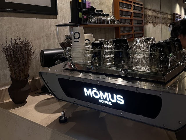 MŌMUS Coffee , Phuket 