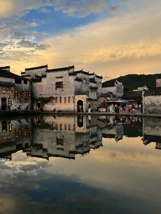 Painted by Time: The Cinematic Charm of Hongcun
