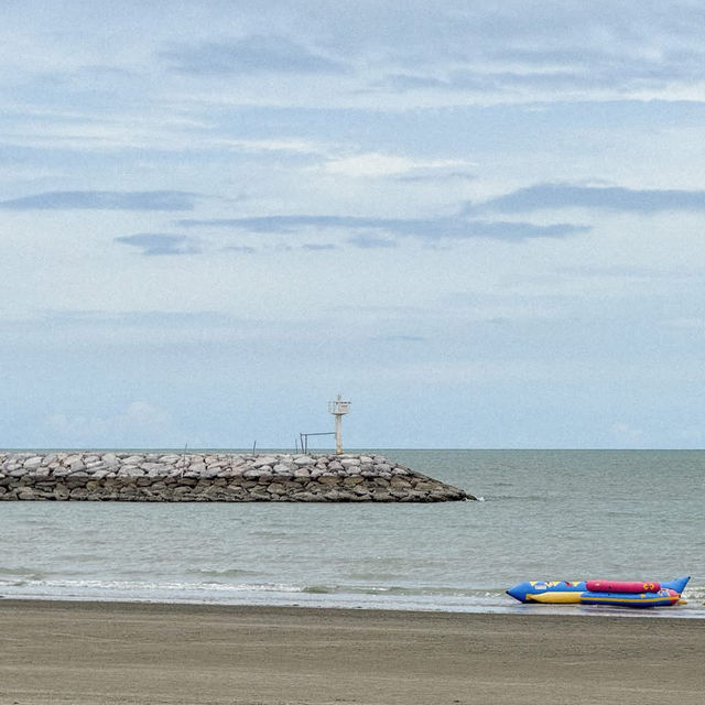 Anantasila Beach • Hua Hin 🌞🌴🌊⛵️🌷🧡