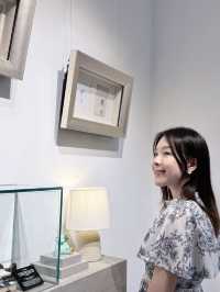 藏身書店內的💎珠寶藝術展