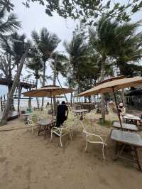 Halehala…จิบเบียร์เย็นๆ ริมหาดเจ้าหลาว 🌊🍻