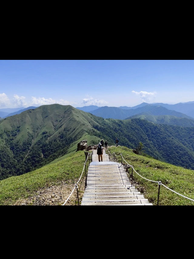 🏔️西日本屈指の絶景!剣山で心が澄み渡る天空の旅 🏔️西日本屈指の絶景!剣山で心が澄み渡る天空の旅
