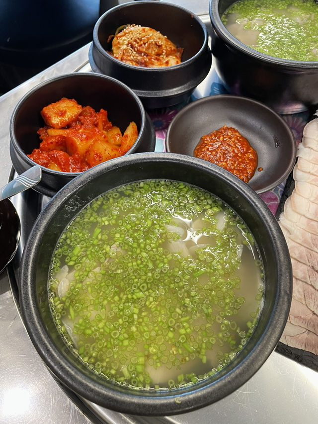 🥩 충장로 목구멍 – 고기와 곰탕, 그리고 냉제육의 완벽 조합