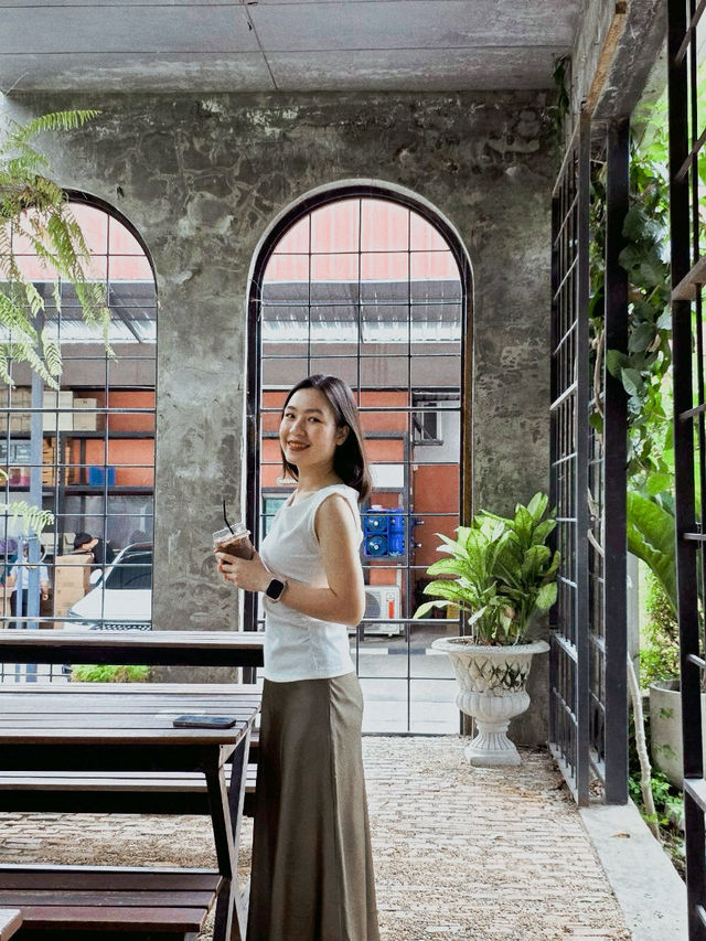 ร้าน The Old School : Specialty Coffee & Roastery  ร้าน The Old School : Specialty Coffee & Roastery