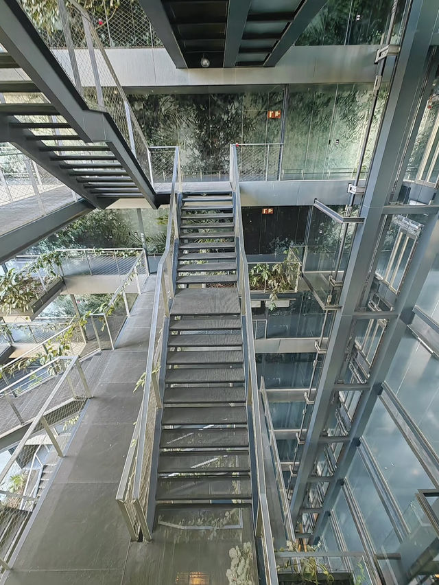Renaissance Barcelona Fira Hotel – Vertical Garden Elegance in the City