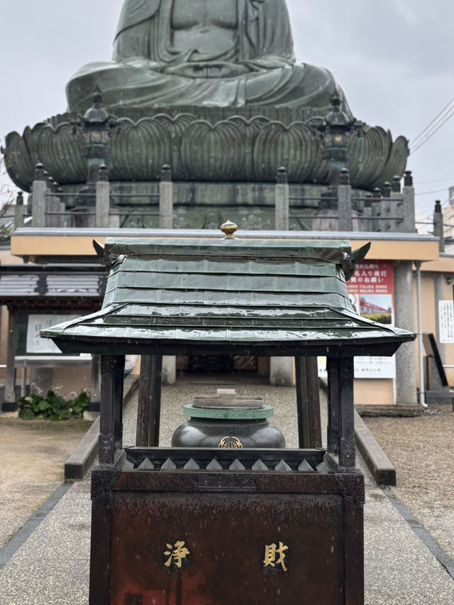 高崗大佛：城市中的寧靜角落 🕉️🌿