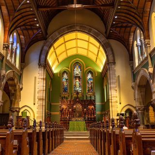 มหาวิหารคริสต์เชิร์ช – สถานที่สำคัญแบบโกธิกฟื้นฟูในแนชวิลล์