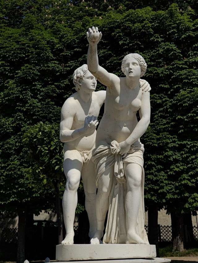 Revolving Around the Beauty of Architecture: Eyes – France 