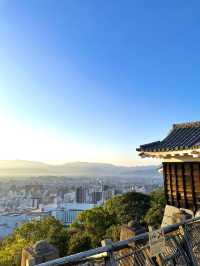 江戸時代以前の天守が残る松山城 