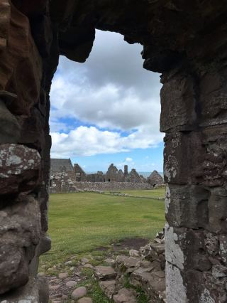 던노터 성의 신비를 탐험하기