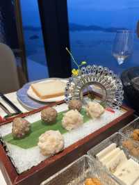 朝天門滾滾紅油美食靚景：享受101樓高空非遺火鍋