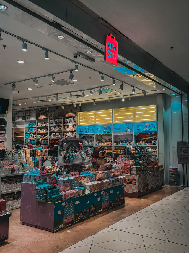 A Chill Urban Hangout — Starling Mall