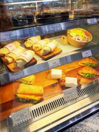 Swipe, Eat, Fly: KLIA’s Complimentary Meal Perk That Pays Off