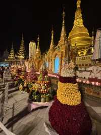 The most sacred golden Buddhist temple in Myanmar: Shwedagon Pagoda ✨