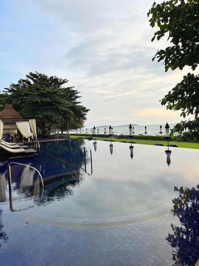 Pool Villa สุดหรู บนชายหาดที่สวยที่สุดบนเกาะสมุย