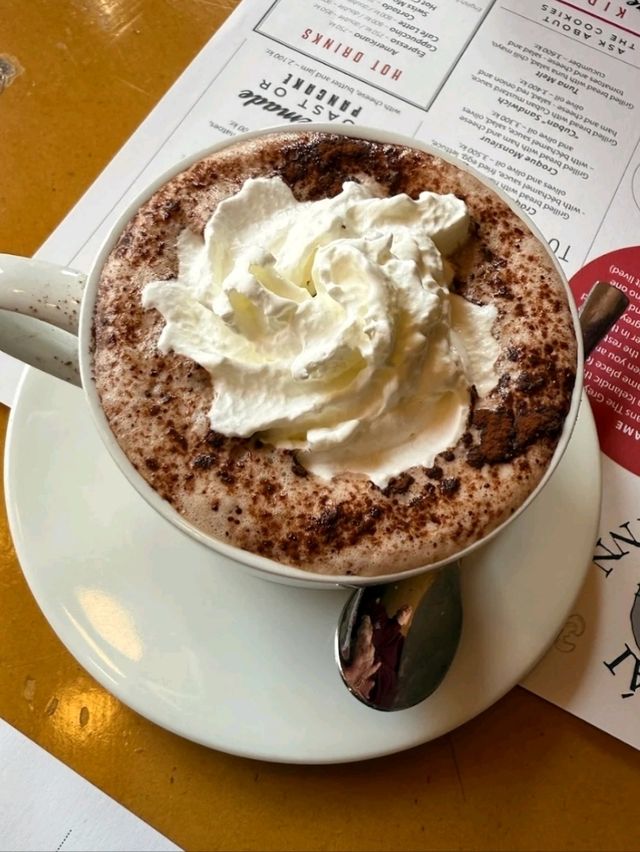 A GOOD LITTLE CAFÉ FOR GOOD AMERICAN BREAKFAST IN ICELAND. A GOOD LITTLE CAFÉ FOR GOOD AMERICAN BREAKFAST IN ICELAND.