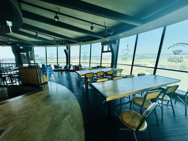 The Lighthouse of Lattes: Café Heaven ☕️