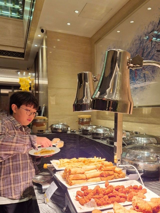 칭다오 더 웨스틴 이그제큐티브 라운지에서 즐기는 여유로운 밤