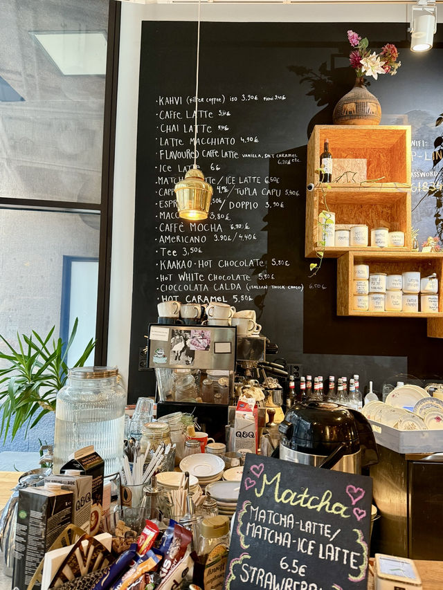 Cozy Coffee Moments in Helsinki ☕️❄️