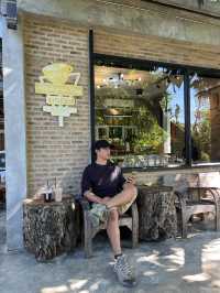 บ้านลุง คาเฟ่ อ.หางดง จ.เชียงใหม่ 🐱