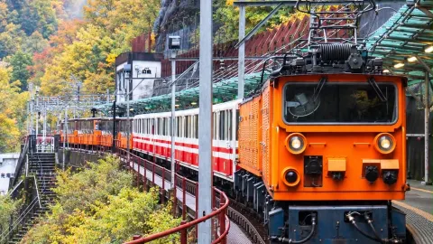 🚞🏔️  คุโรเบะ กอช ทรอลเล่ (Kurobe Gorge Railway) ประเทศญี่ปุ่น — traveler post in Kurobe