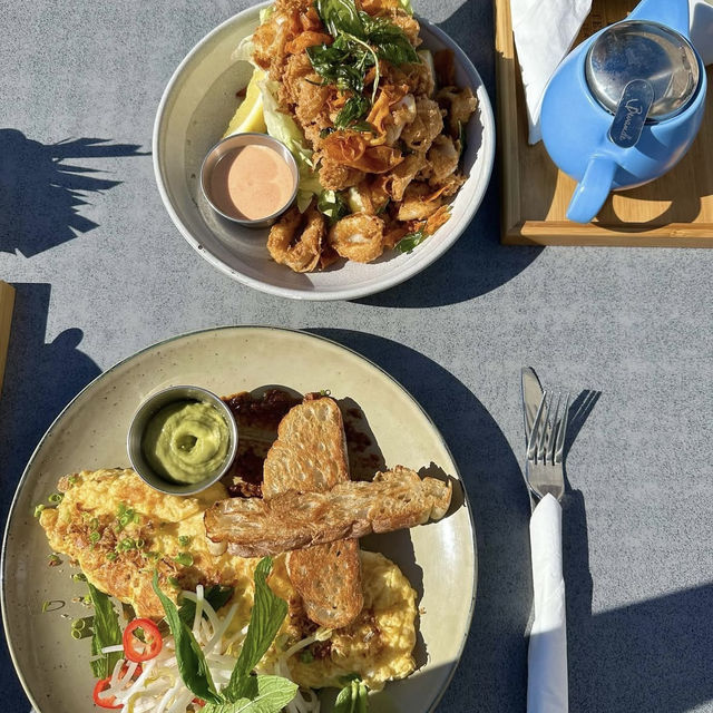 🇦🇺 バーンズ・ビーチに位置する人気のカフェ＆レストラン