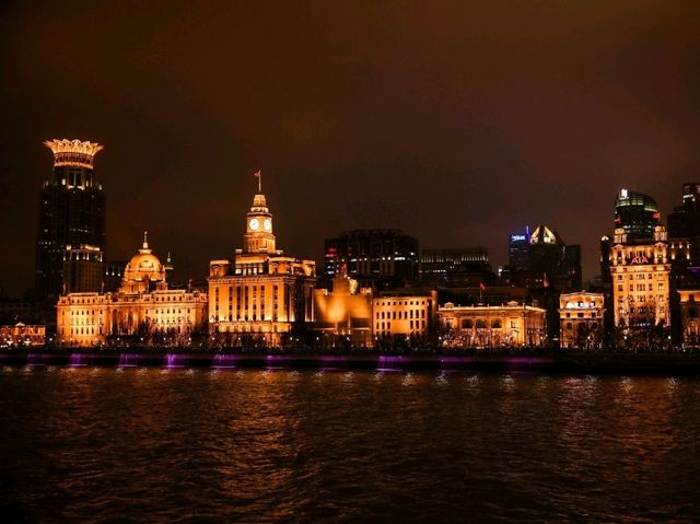 ✨🌆 Glittering Nights on the Bund: Shanghai’s Skyline Walk ✨🌆