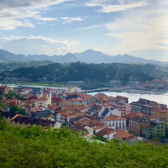 Ribadesella, A Picture-Perfect Fishing Village 🎣🏘️