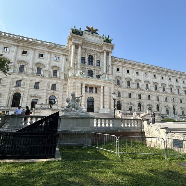 To the Schonbrunn Palace park 🇦🇹 